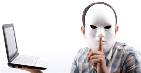 condenado tras crear un perfil falso de su ex